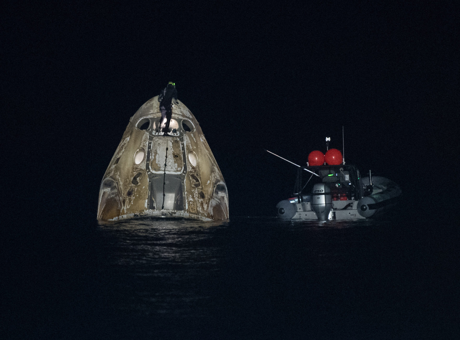 La capsule Crew-3 récupérée par les équipes de SpaceX