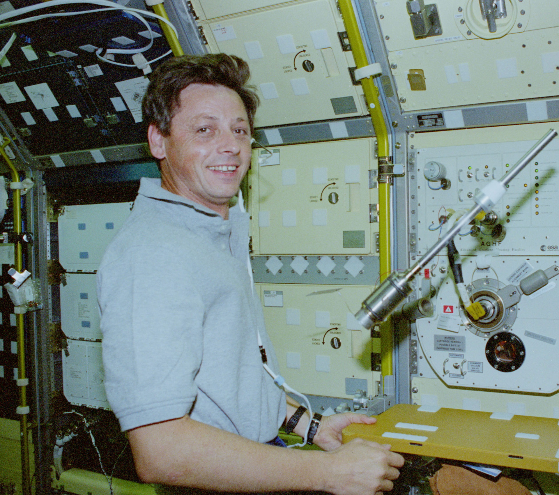 Jean-Jacques Favier lors de la mission STS-78 en 1996