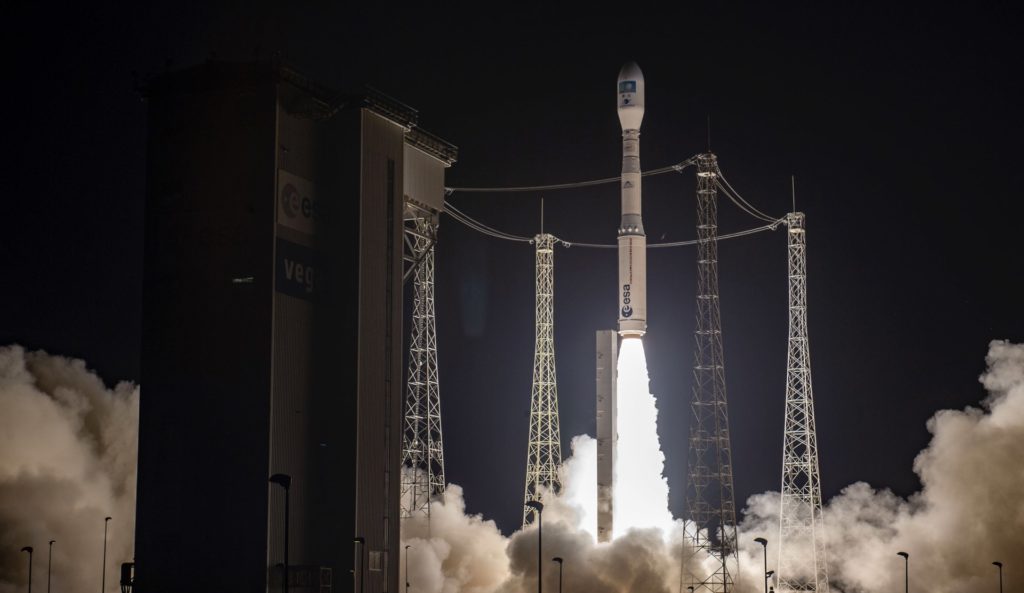 Décollage le 21 décembre du lanceur italien Vega-C mission VV22 (crédit ESA).